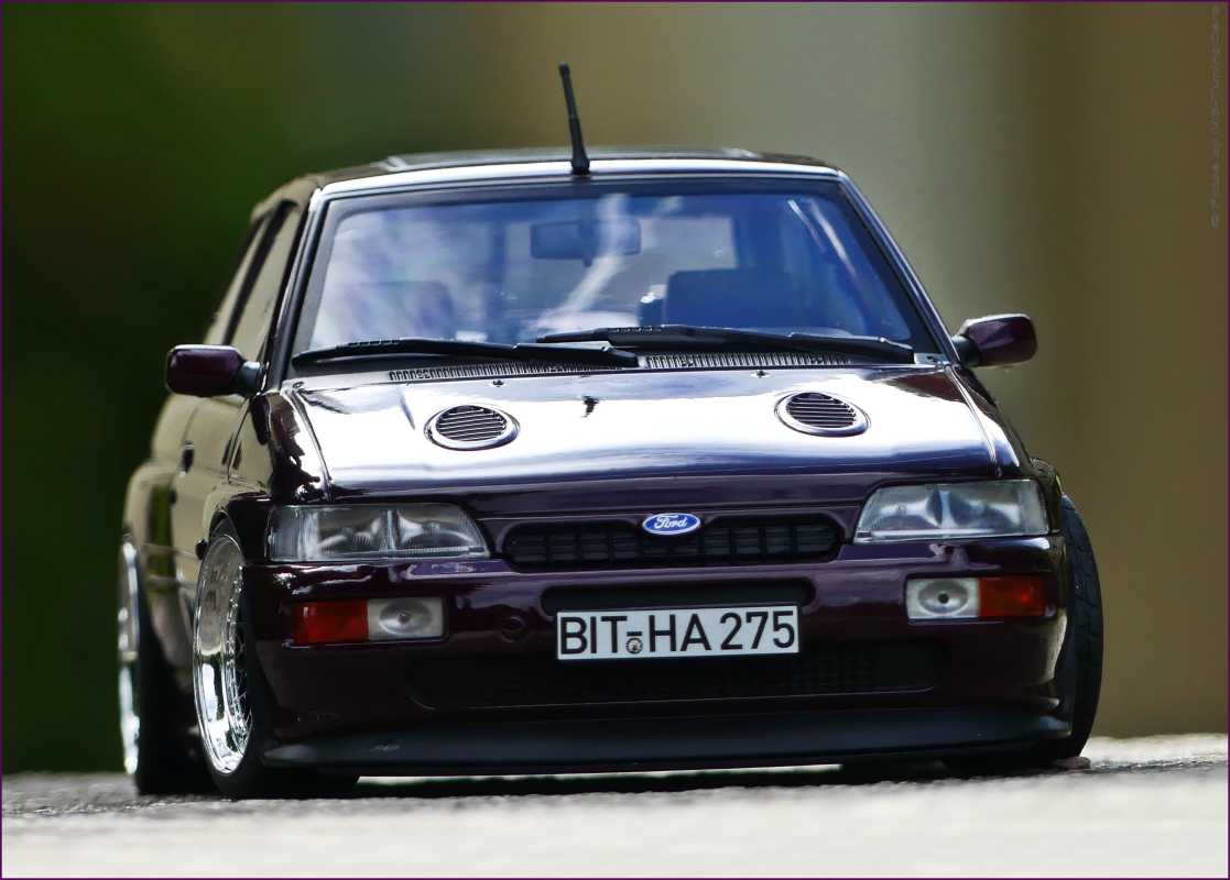 1:18 Ford Escort Cosworth 1992 Purple metallic + BBS RS = mit OVP
